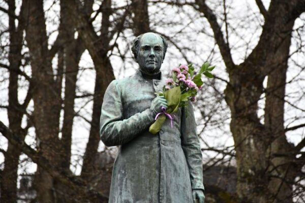 Runbergin patsas © Visit Porvoo