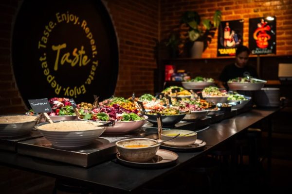 Buffettipöytä /Taste Day & Night